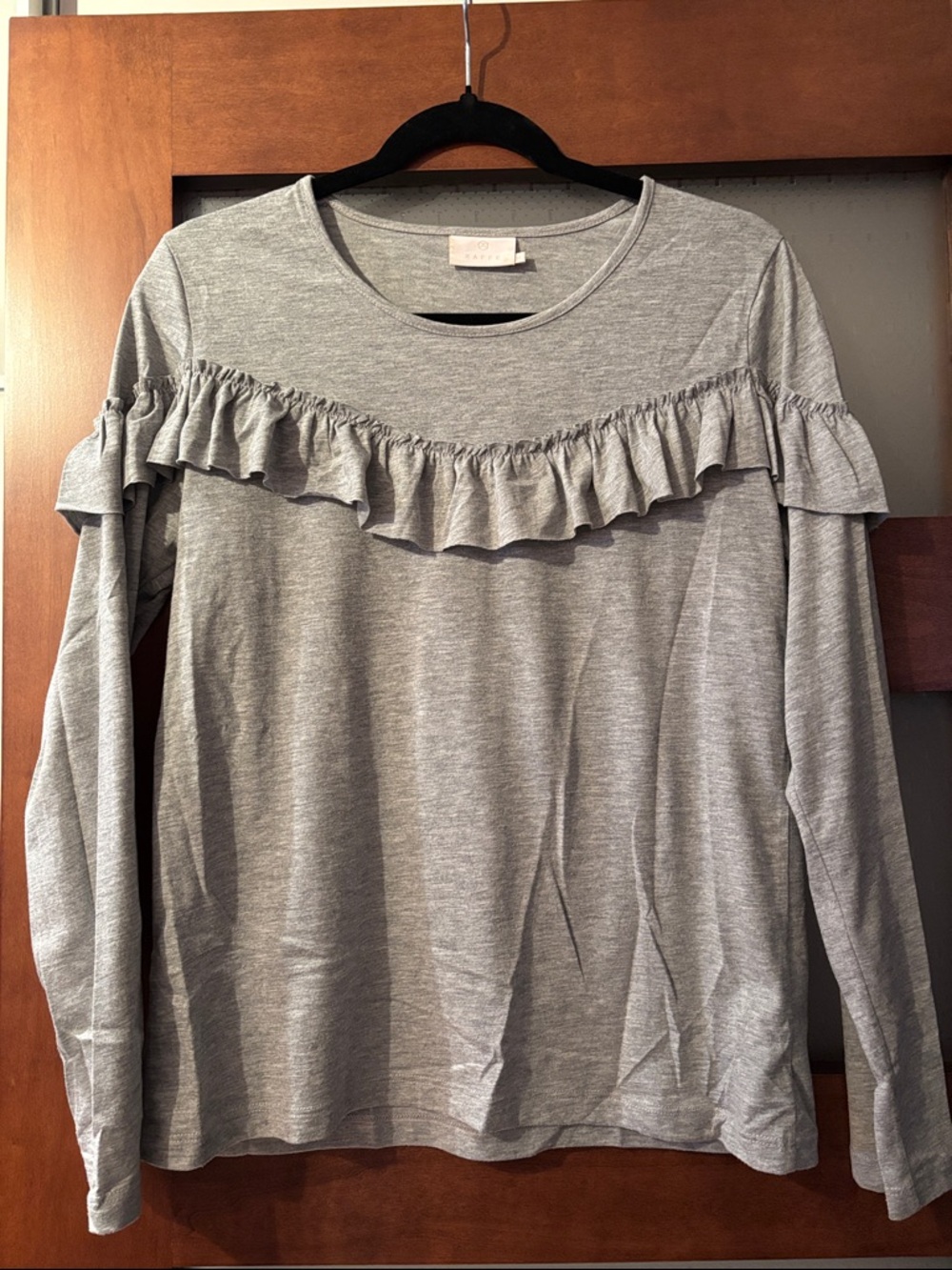 Women's Gray Ruffle-Front Long Sleeve Tee
